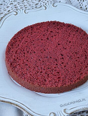 red velvet cake, ciasto red velvet, czerwone ciasto, barwnik czerwony,