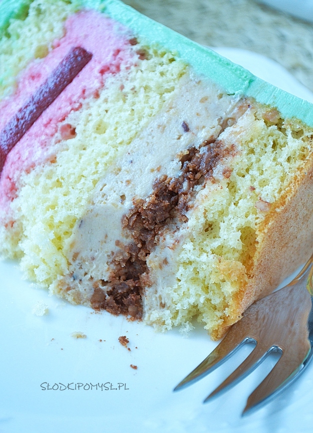 tort giotto, przepis na tort z kremem giotto, tort z chrupką, tort z żelką, 